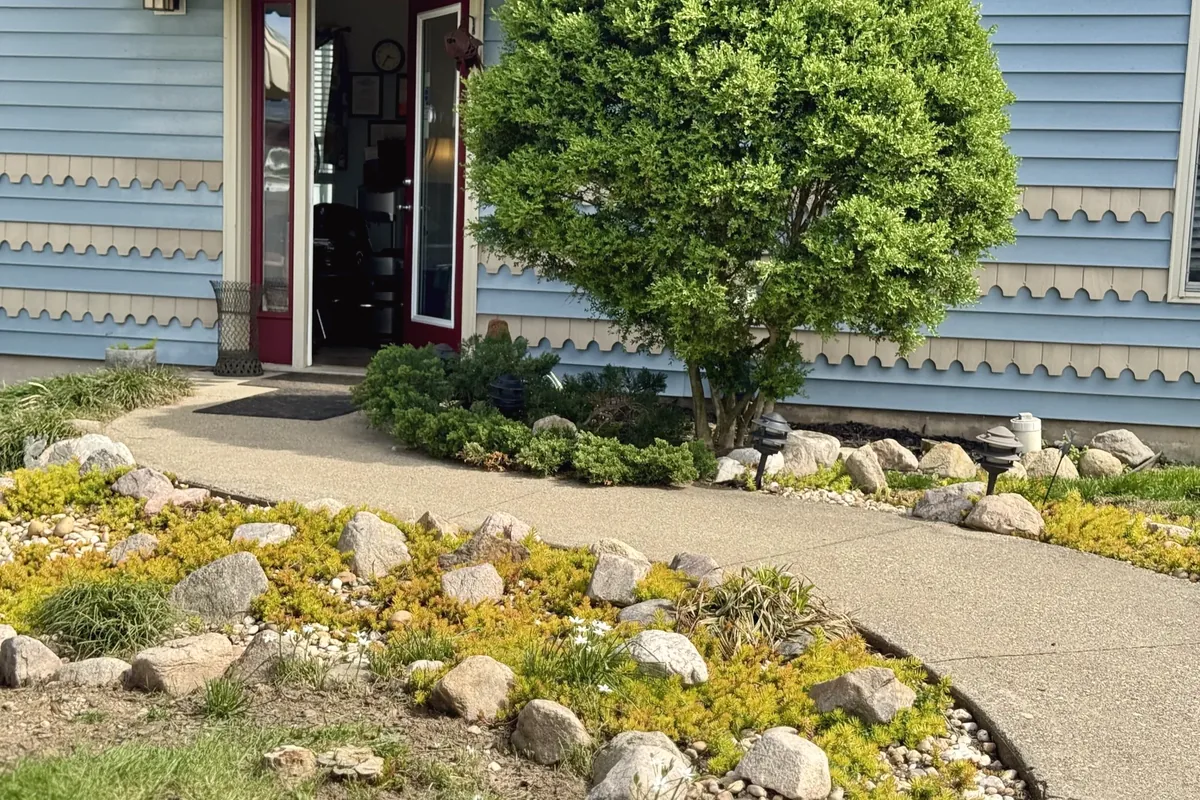 Front entrance and garden at Jeannie's Hair Care Studio, 38 Ohio Ave, Charleston, WV